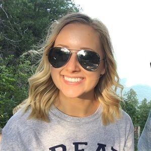 Meet your Posher, Kelly